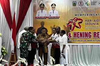 Pemerintah Provinsi Papua Tengah menggelar doa dan hening cipta bersama di Aula RRI Nabire, Senin (8/12)